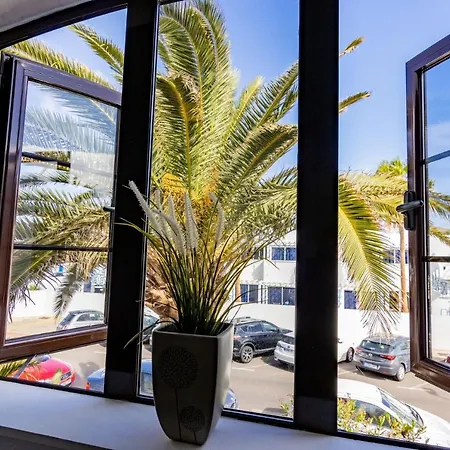 Hannah's Haven - 1 Bedroom Apt In The Heart Of Puerto Del Carmen Tías